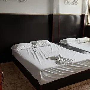 https://apartahotel-noches-de-luna.cali-hotels.com
